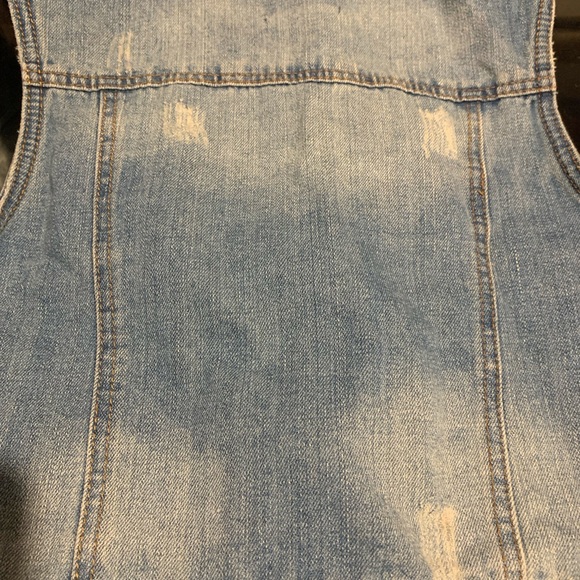 Sleeveless denim jacket - Picture 4 of 4